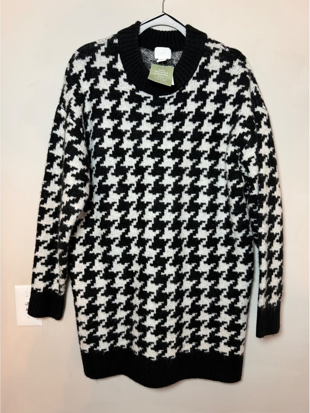 H&M NWT Black and White Houndstooth Pattern Sweater Dress, Size M